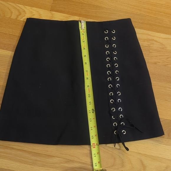 Black Lace Up Grommet Mini Skirt Small - Picture 9 of 9
